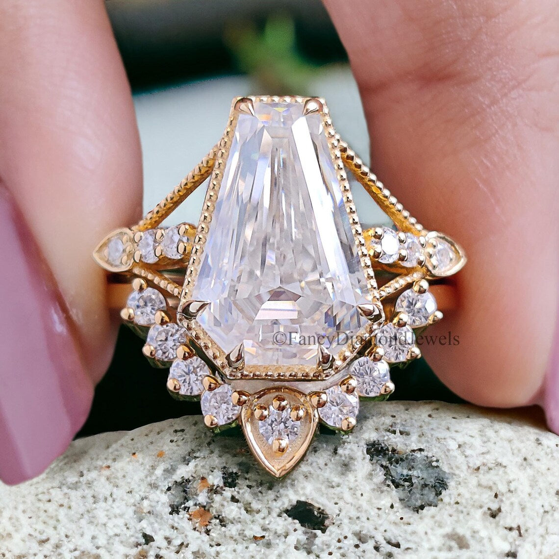 Coffin Engagement Rings: A Unique Choice to Break Tradition and Symbolize Eternal Love