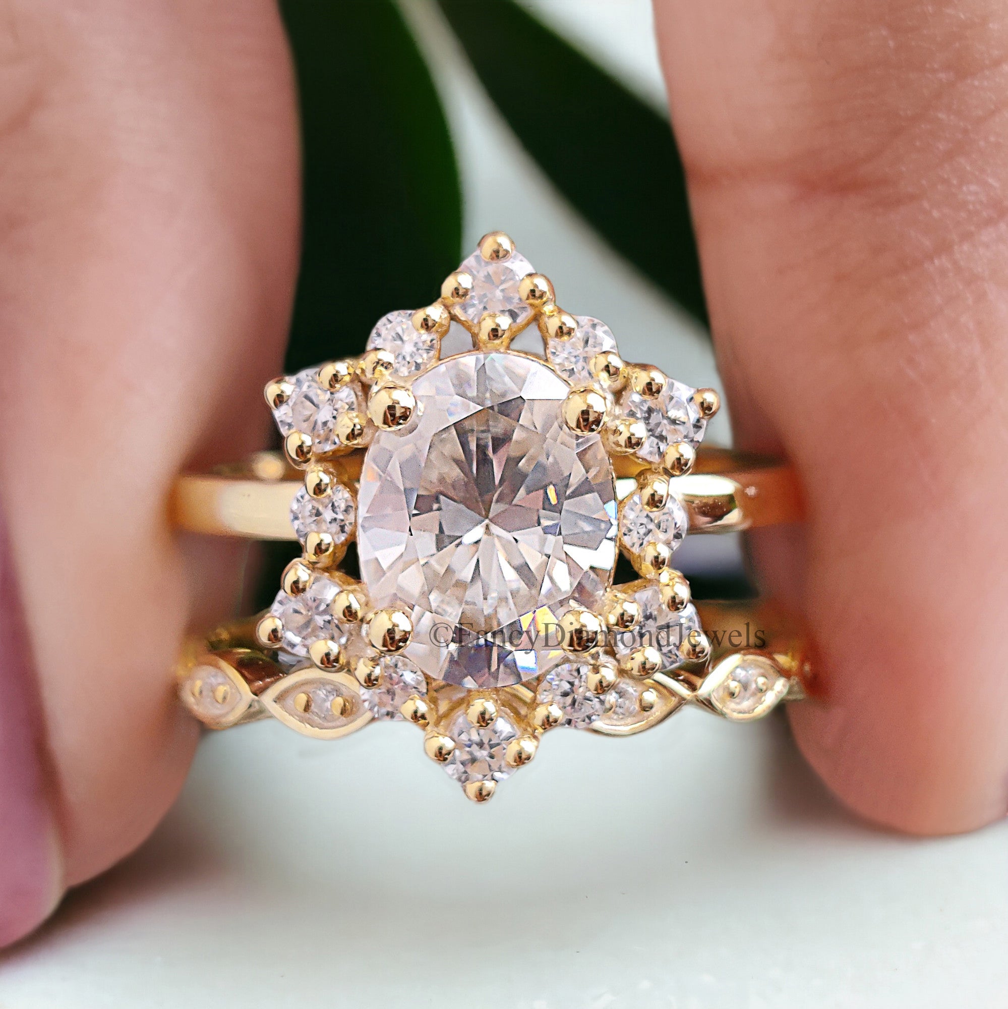 Oval Cut Moissanite Engagement Ring Set 1.05 CT Colorless Oval Moissanite Halo Set Wedding Ring For Women Anniversary Bridal Ring Set FD271