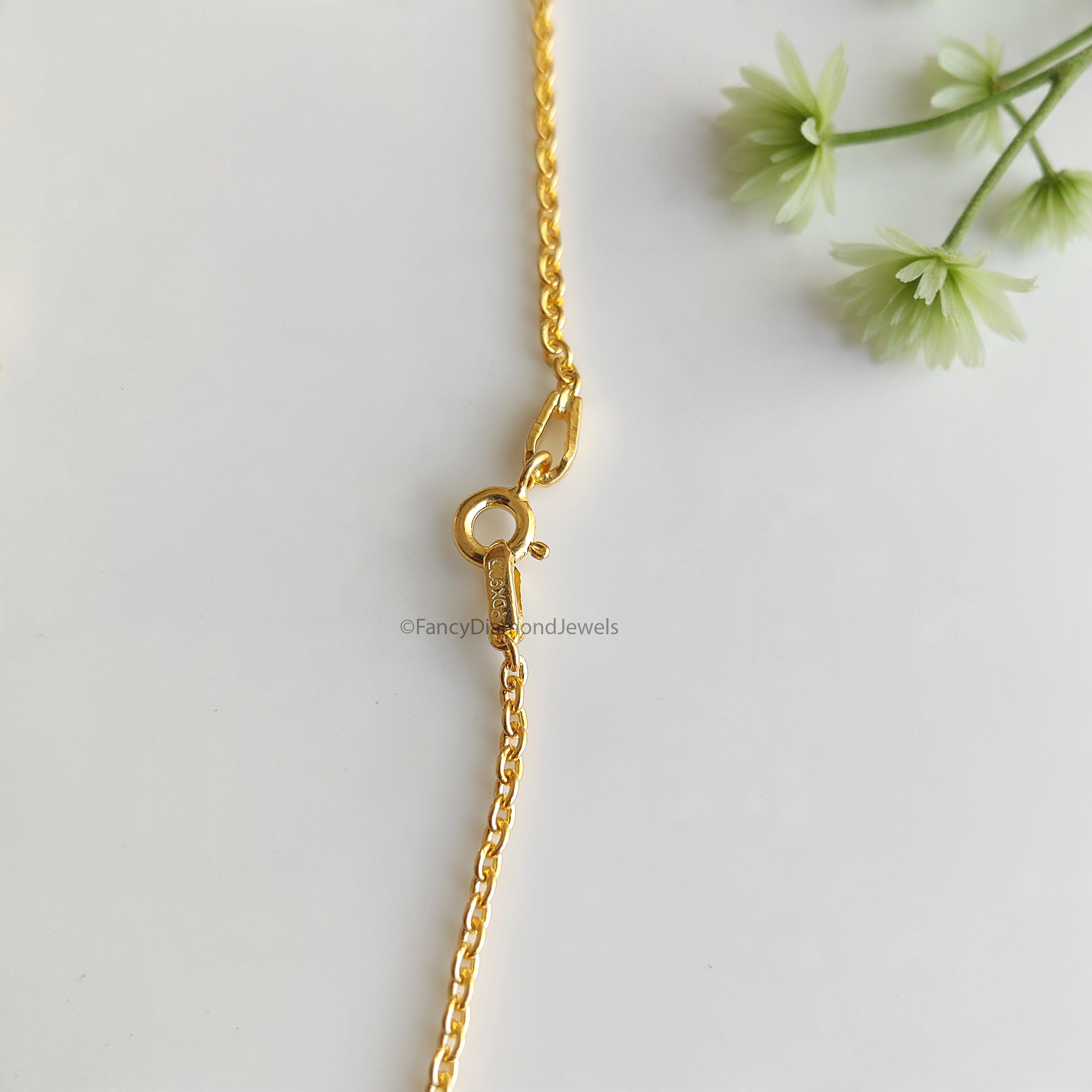 Hip Hop King Card Poker Pendant Round Moissanite Diamond Royal King Poker Pendant Yellow Gold Playing Card Pendant Men's Charm Pendant FD534