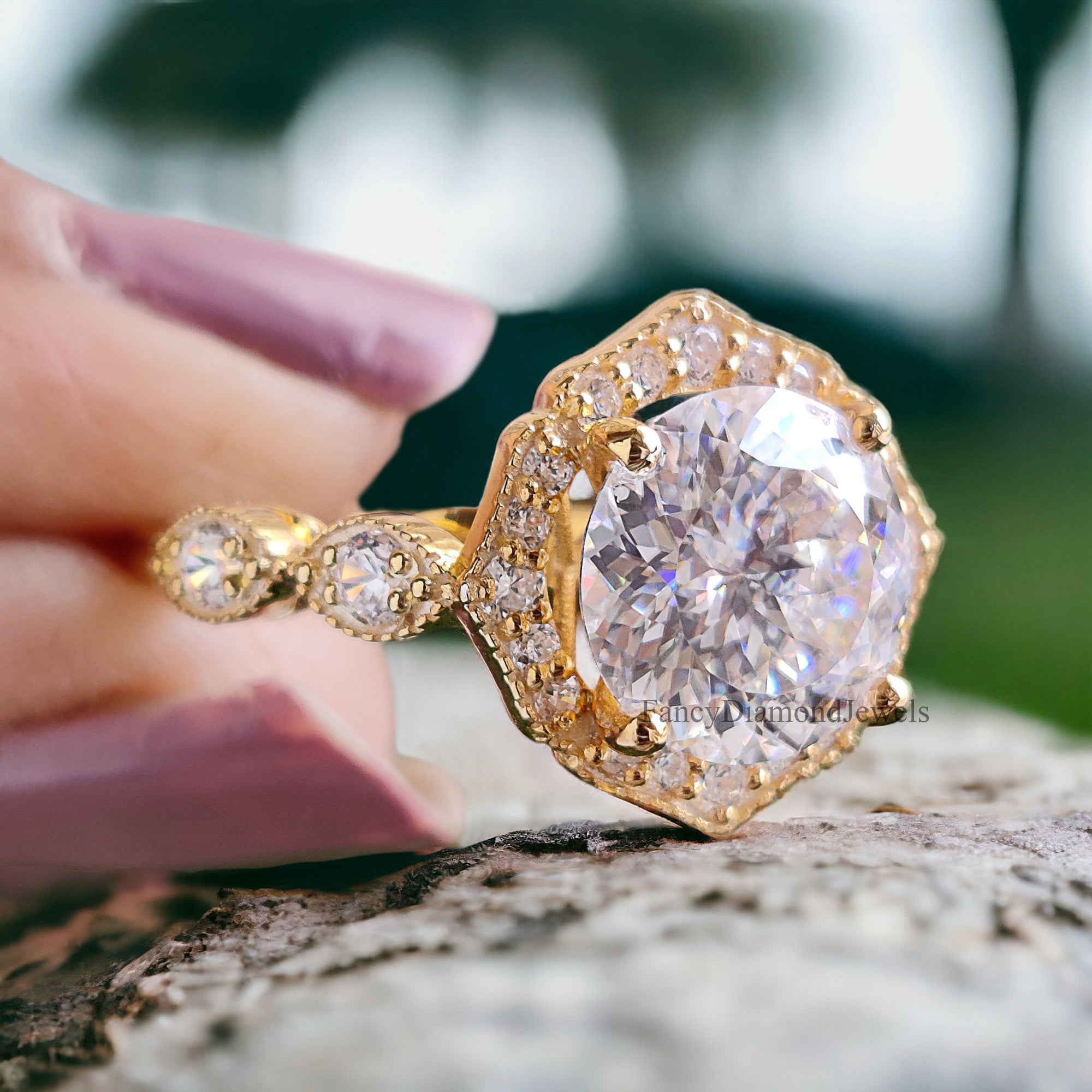 Unique Vintage Style 2.10 CT Portuguese Cut Moissanite Snack Flack Halo Engagement Ring Perfect For Luxury Wedding Anniversary Gifts FD275