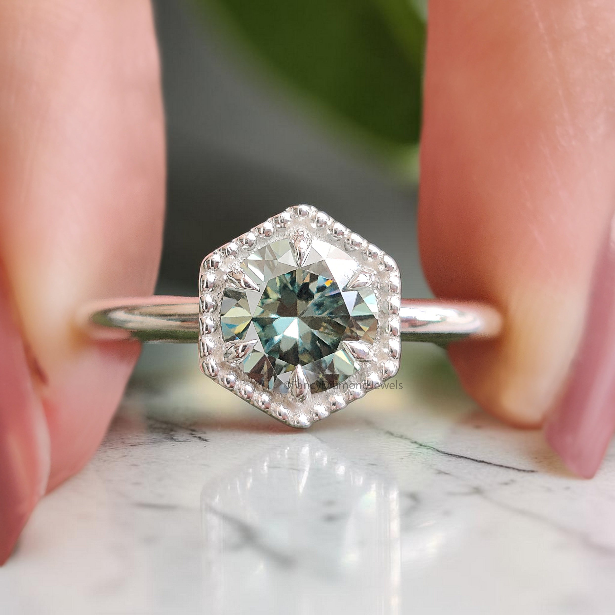 0.85 CT Aqua Blue Green Round Brilliant Moissanite Ring 10k/14k/18k Solid White Gold Ring Solitaire Engagement Ring Moissanite Ring FD38