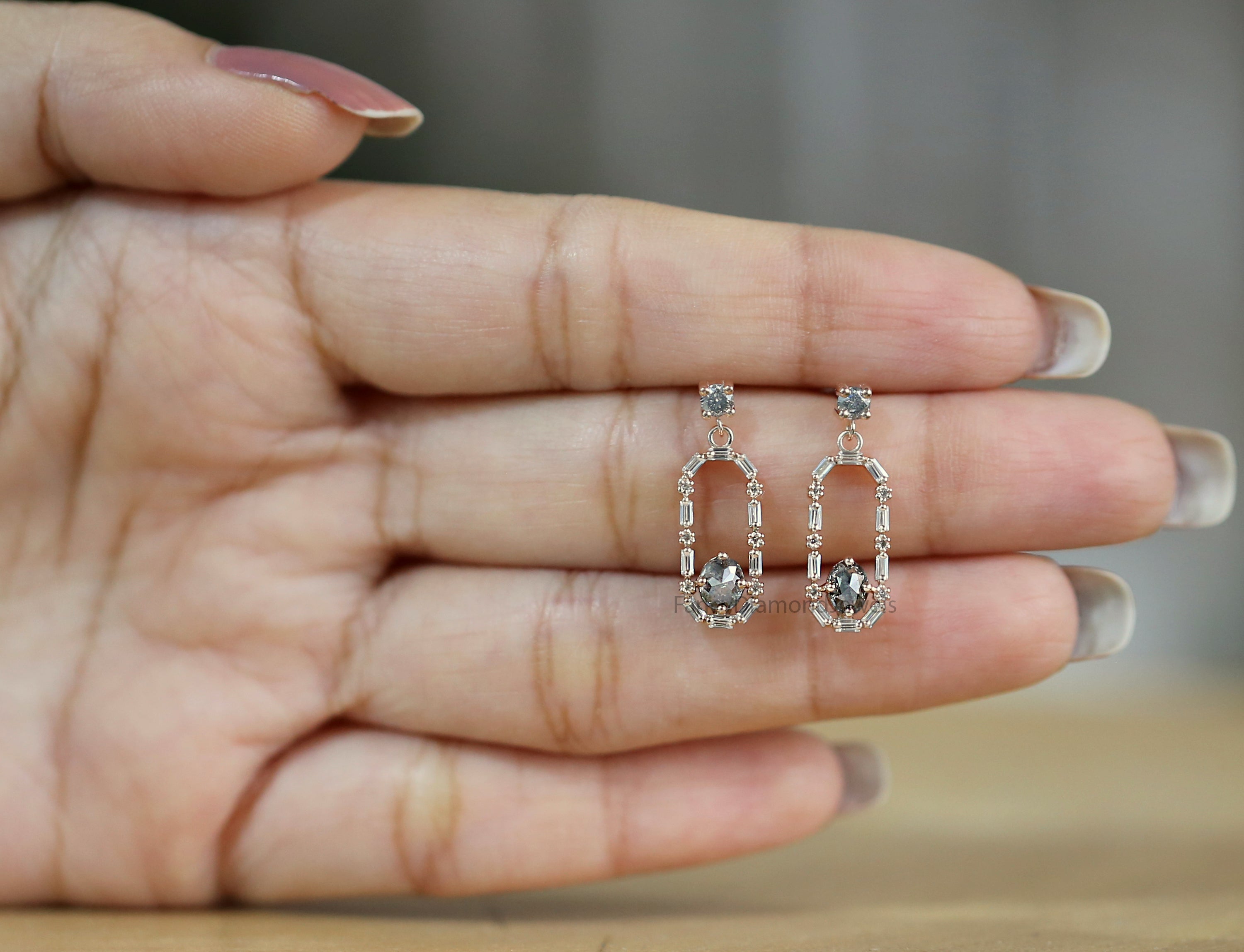 Oval Salt And Pepper Diamond Earring, Oval Shape Earring, Prong Earring, Engagement Earring, Earlobe Earrings, Earrings Jewelry, KDL502