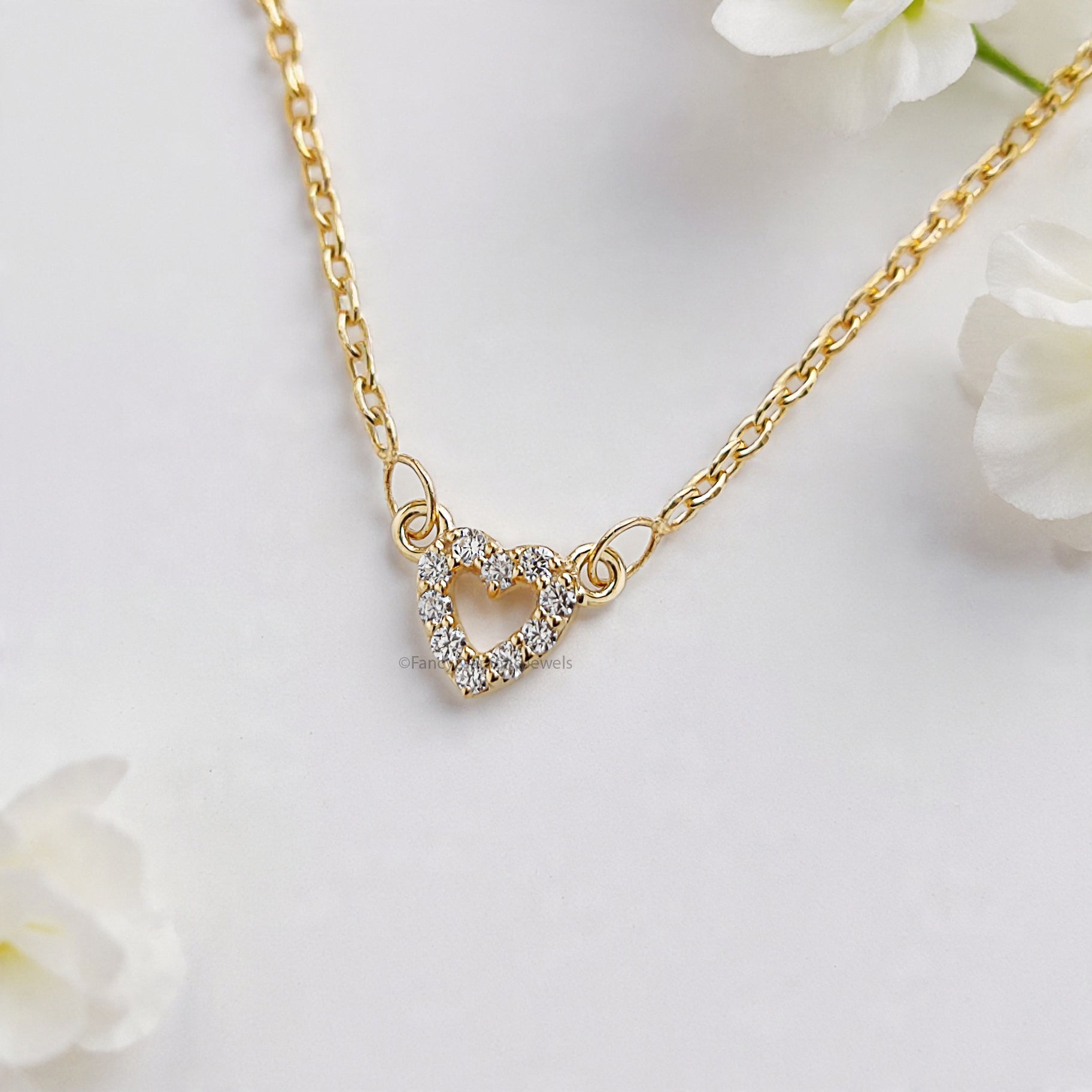 Diamond Heart Necklace Round Diamond Necklace Yellow Silver handmade jewelry Necklace Minimalist Love Pendant Necklace With Chain FD511