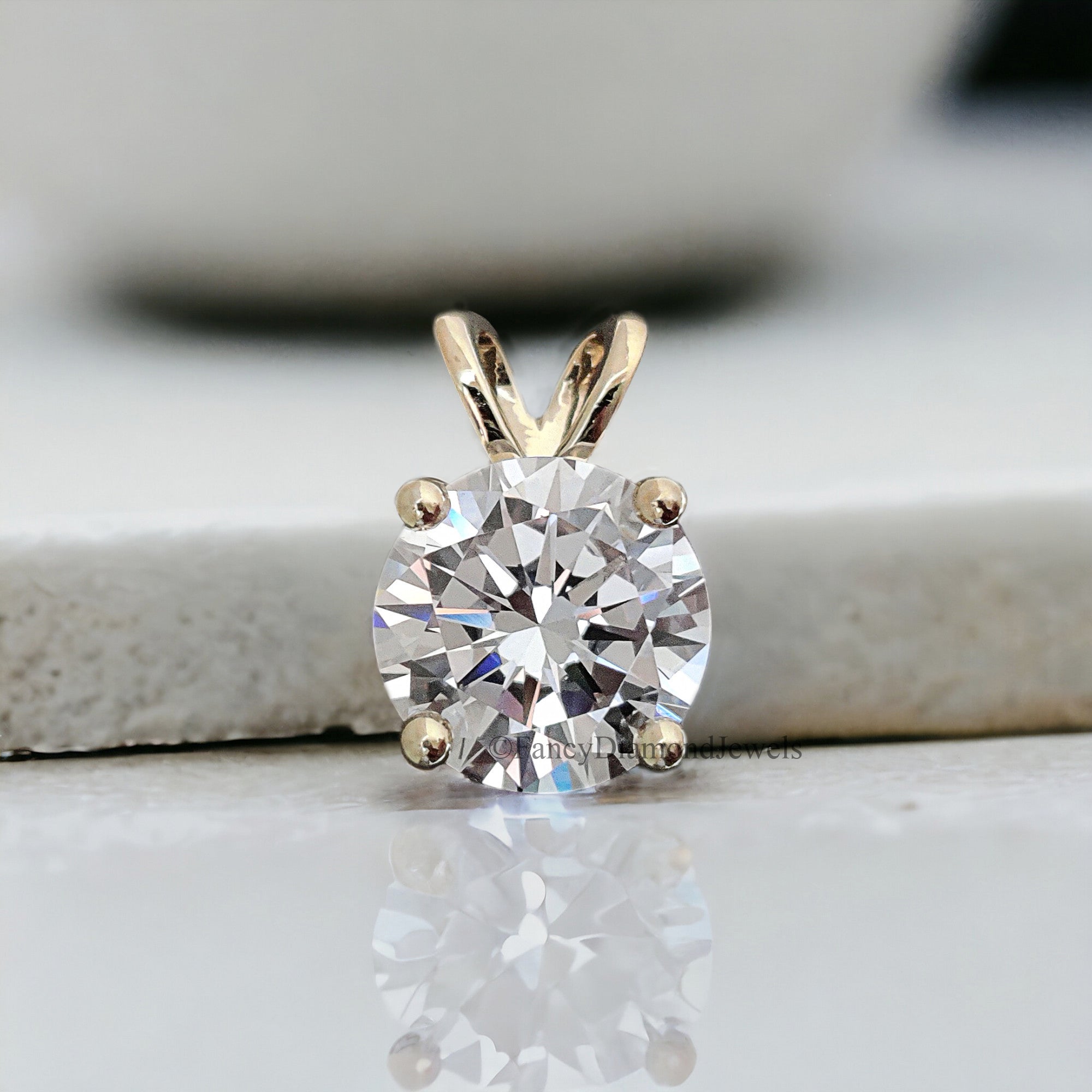 Round Brilliant Cut CZ Diamond Simulant Pendant Yellow Silver handmade jewelry Four Round Shape prong basket set Necklace With Chain FD273