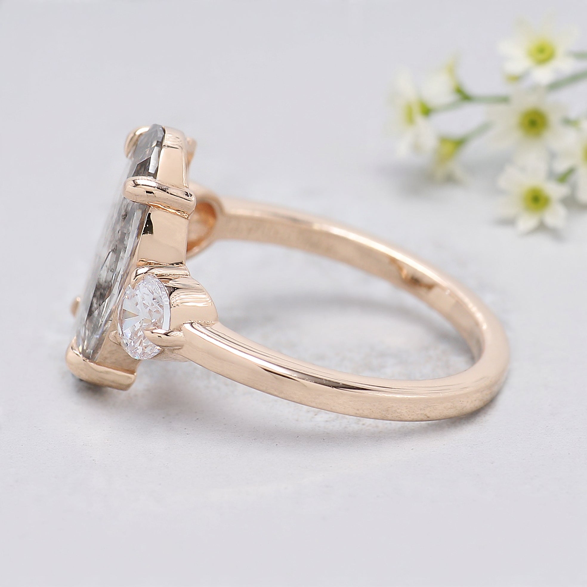 2.40 CT Oval Lab Grown Diamond Ring Oval Shape CVD Fancy Black Grey Salt And Pepper Diamond Ring Engagement Ring Bridal Wedding Ring KDL3520