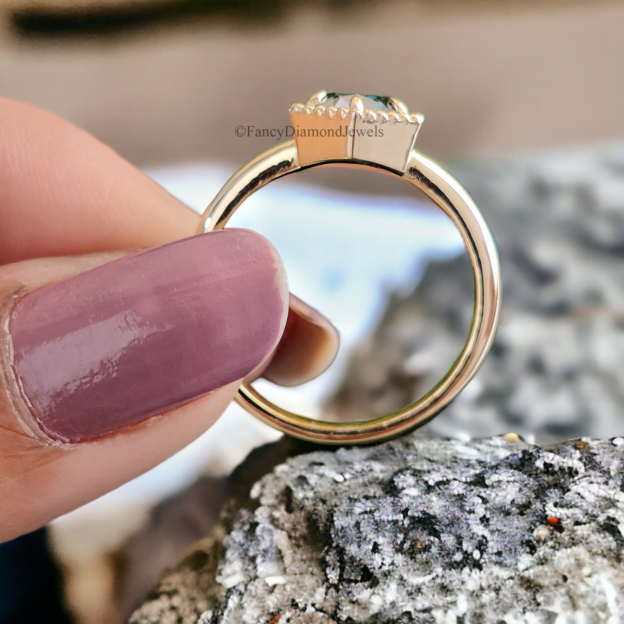 0.85 CT Aqua Blue Green Round Brilliant Moissanite Ring 10k/14k/18k Solid Yellow Gold Ring Solitaire Engagement Ring Moissanite Ring FD38