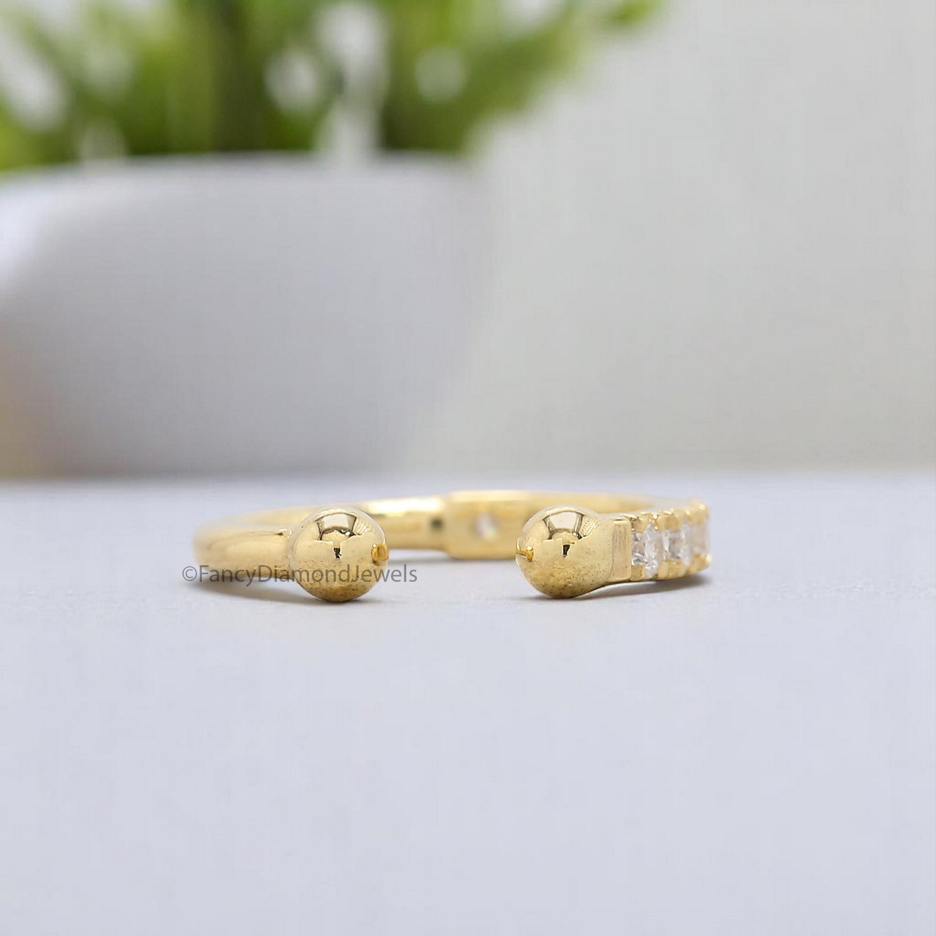 Round Brilliant Cut Colorless Moissanite Diamond Ear Cuff Conch Ear Cuff Tiny gold ear cuff Helix Piercing Sterling Silver Ear Wrap FD367