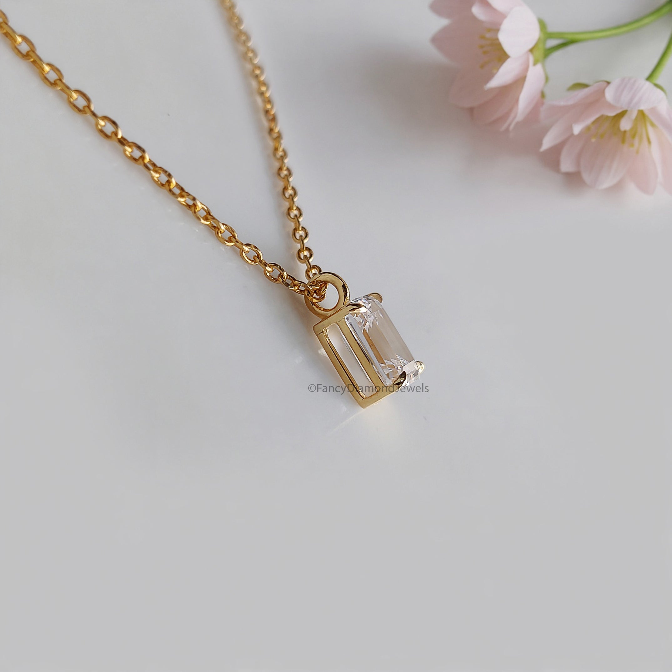 Dainty Emerald Cut Pendant Necklace Bridesmaid Jewelry Yellow Silver handmade jewelry Necklace Minimalist Jewelry Necklace With Chain FD514