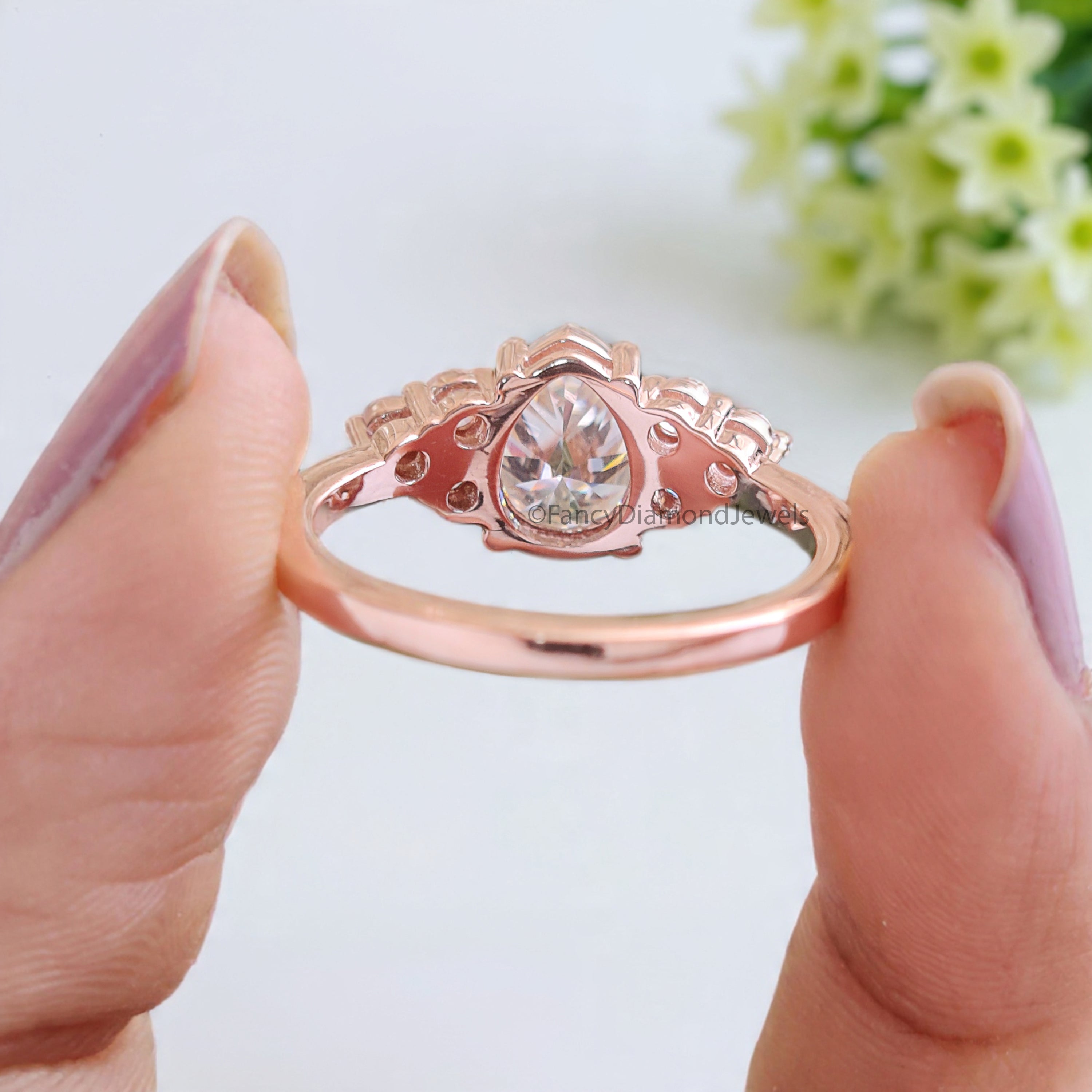 Pear shaped Moissanite Engagement Ring 1.60 CTW Vintage Unique Solid Gold Round Diamond wedding Ring Bridal Promise gift For Woman FD161
