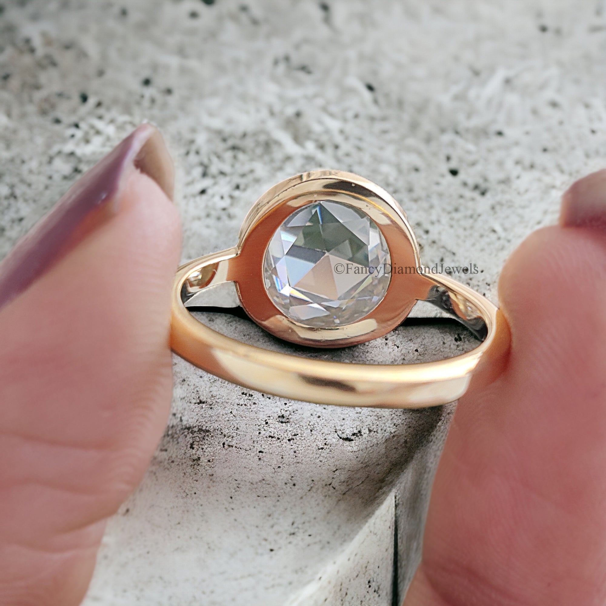 Singular Bezel Set Round Rose Cut Moissanite Engagement Ring 2.65 CT Round Rose Cut Classic Simple Solitaire Moissanite Wedding Ring FD203