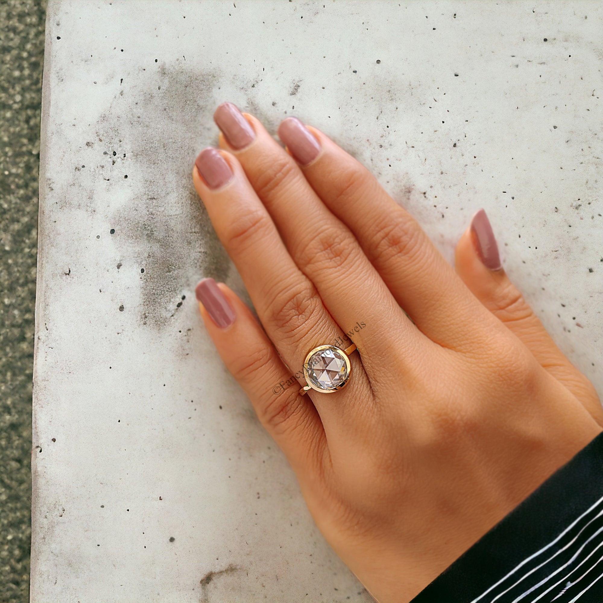 Singular Bezel Set Round Rose Cut Moissanite Engagement Ring 2.65 CT Round Rose Cut Classic Simple Solitaire Moissanite Wedding Ring FD203