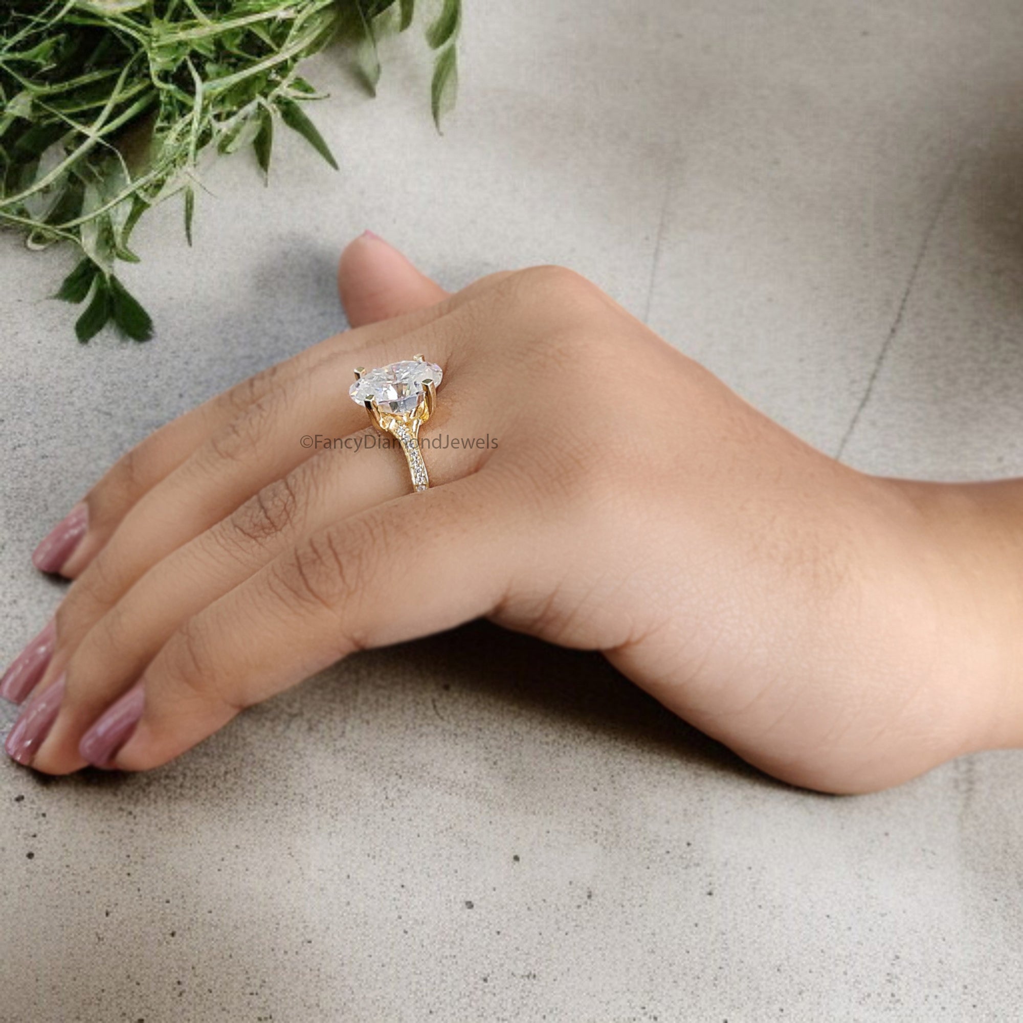 4.15 CT Oval Moissanite Engagement Ring Colorless Oval Moissanite Wedding Ring Oval With Twisted Pave Band Gift Ring for Promise Ring FD335