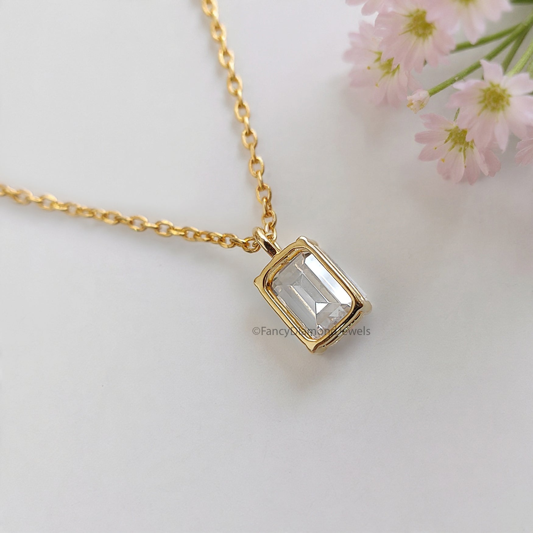 Dainty Emerald Cut Pendant Necklace Bridesmaid Jewelry Yellow Silver handmade jewelry Necklace Minimalist Jewelry Necklace With Chain FD514
