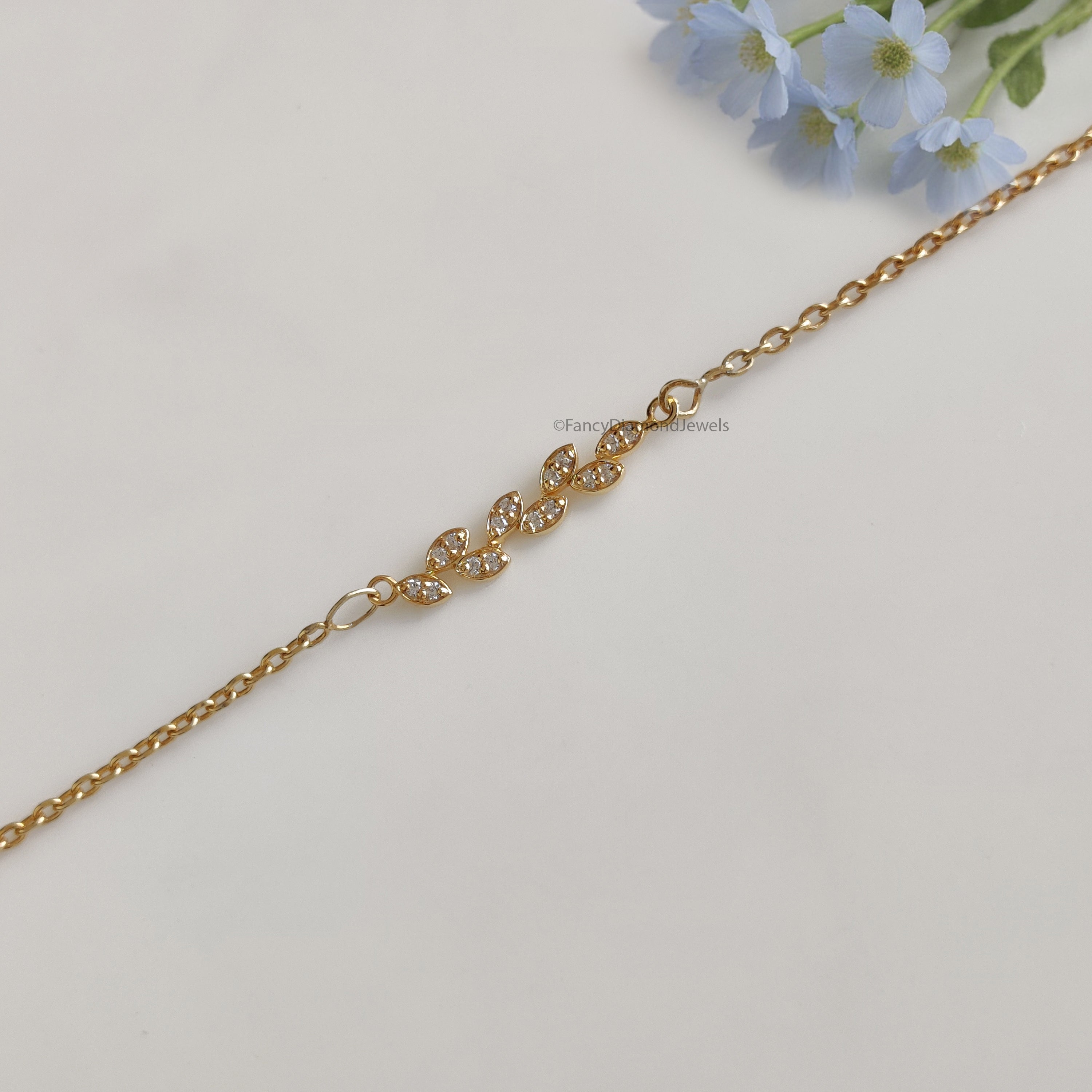 Moissanite Leaf Pendant Necklace in Gold | Round Brilliant Cut Diamond Look | Nature-Inspired Jewelry Gift Minimalist Wedding Jewelry KD946
