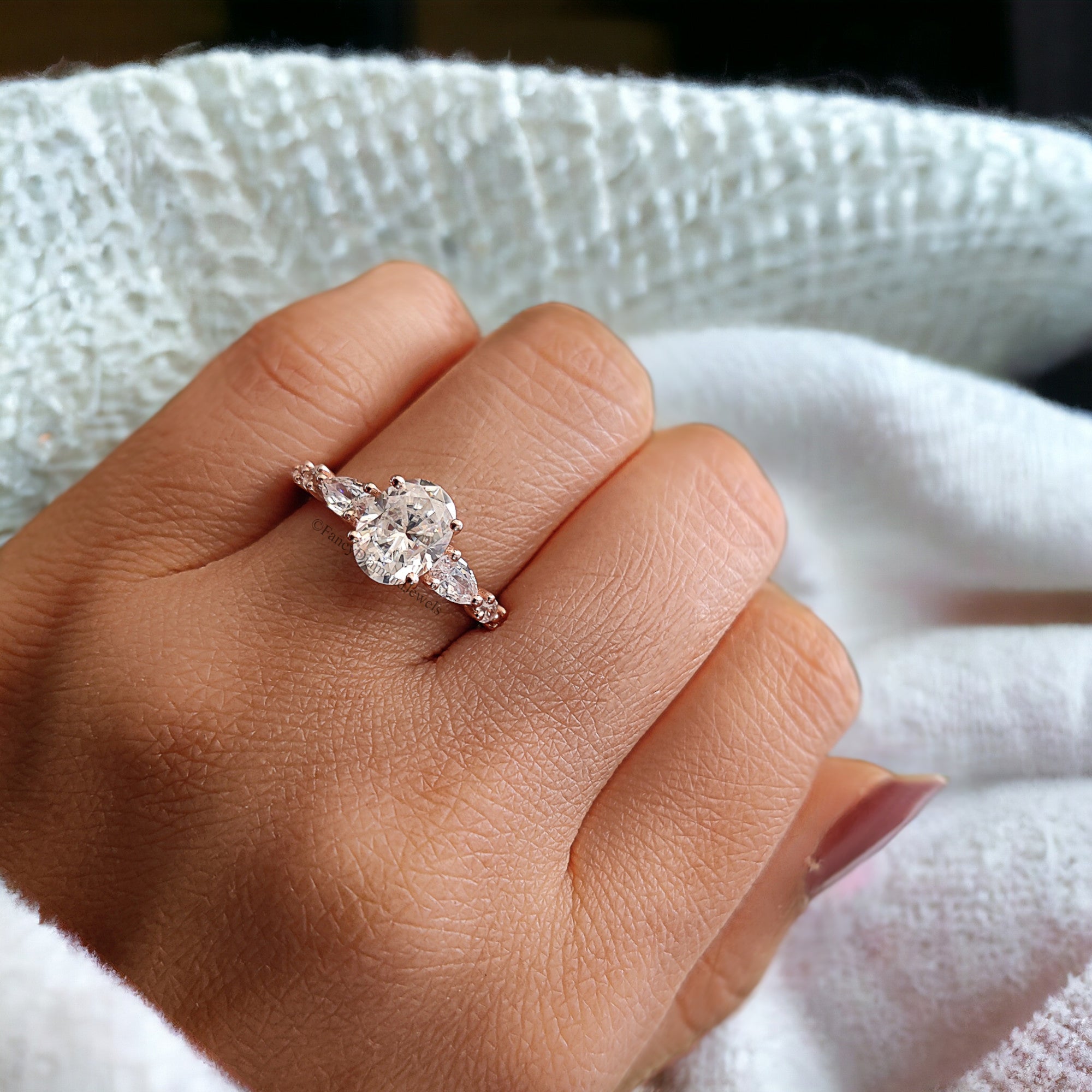 Oval Cut Moissanite Engagement Ring Stacking ring 14K/18K Rose Gold vintage Unique Pear Diamond Cluster Ring Women Wedding Bridal Ring FD42