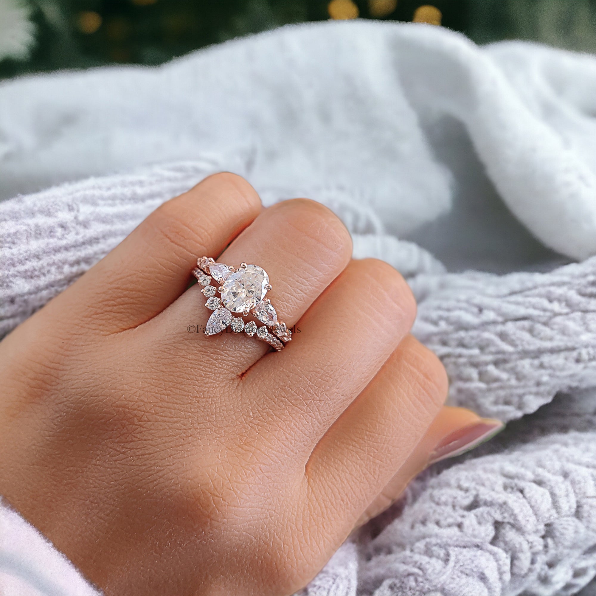 Oval Moissanite Engagement Ring Set Stacking Ring 14K/18K Rose Gold Vintage Unique Pear Diamond Cluster Ring Women Wedding Bridal Ring FD49