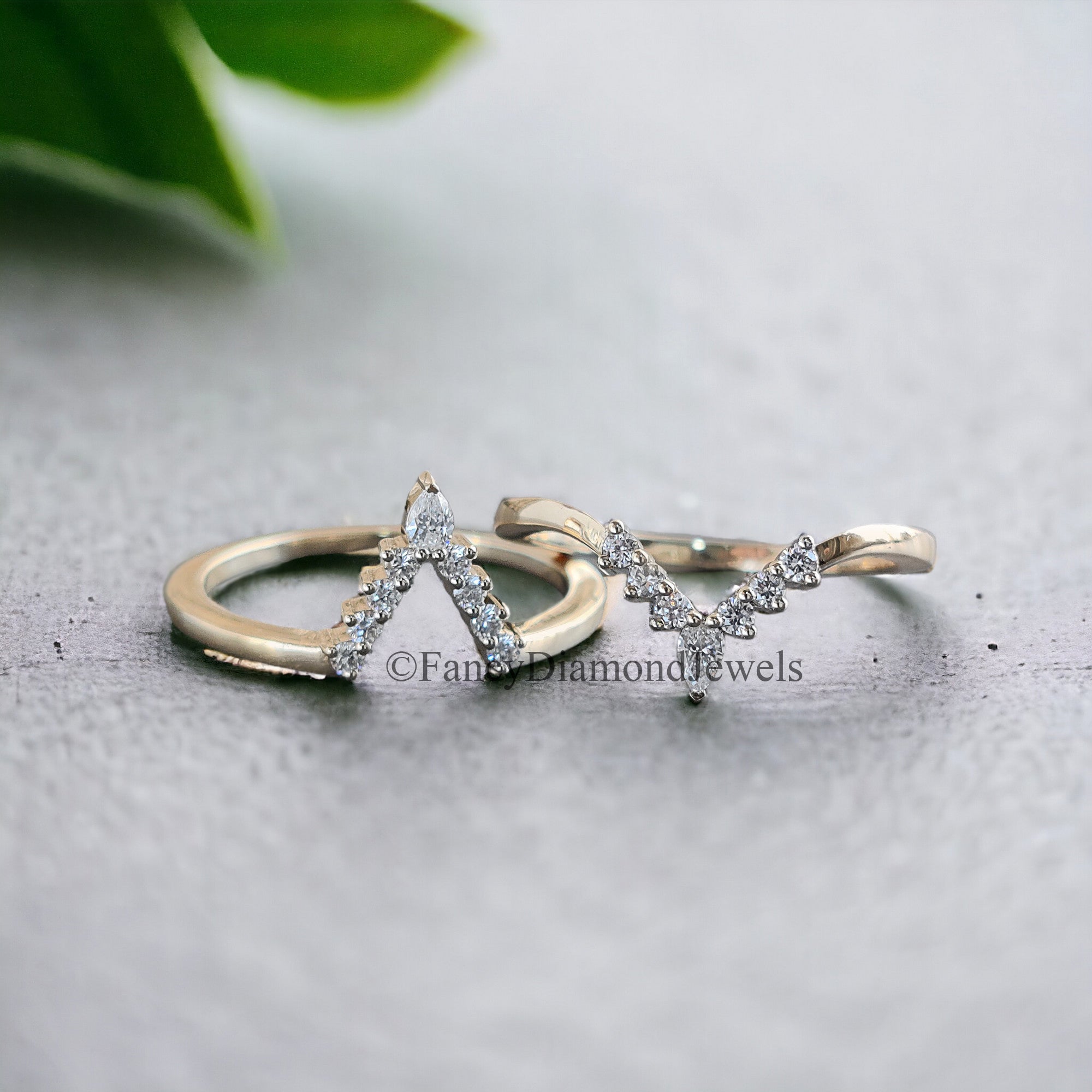 Vintagae Kite Cut Moissanite Engagement Ring Set Yellow Gold Round Cut Chevron Wedding Ring Pear Cut Curved Band Promise Bridal Set FD106