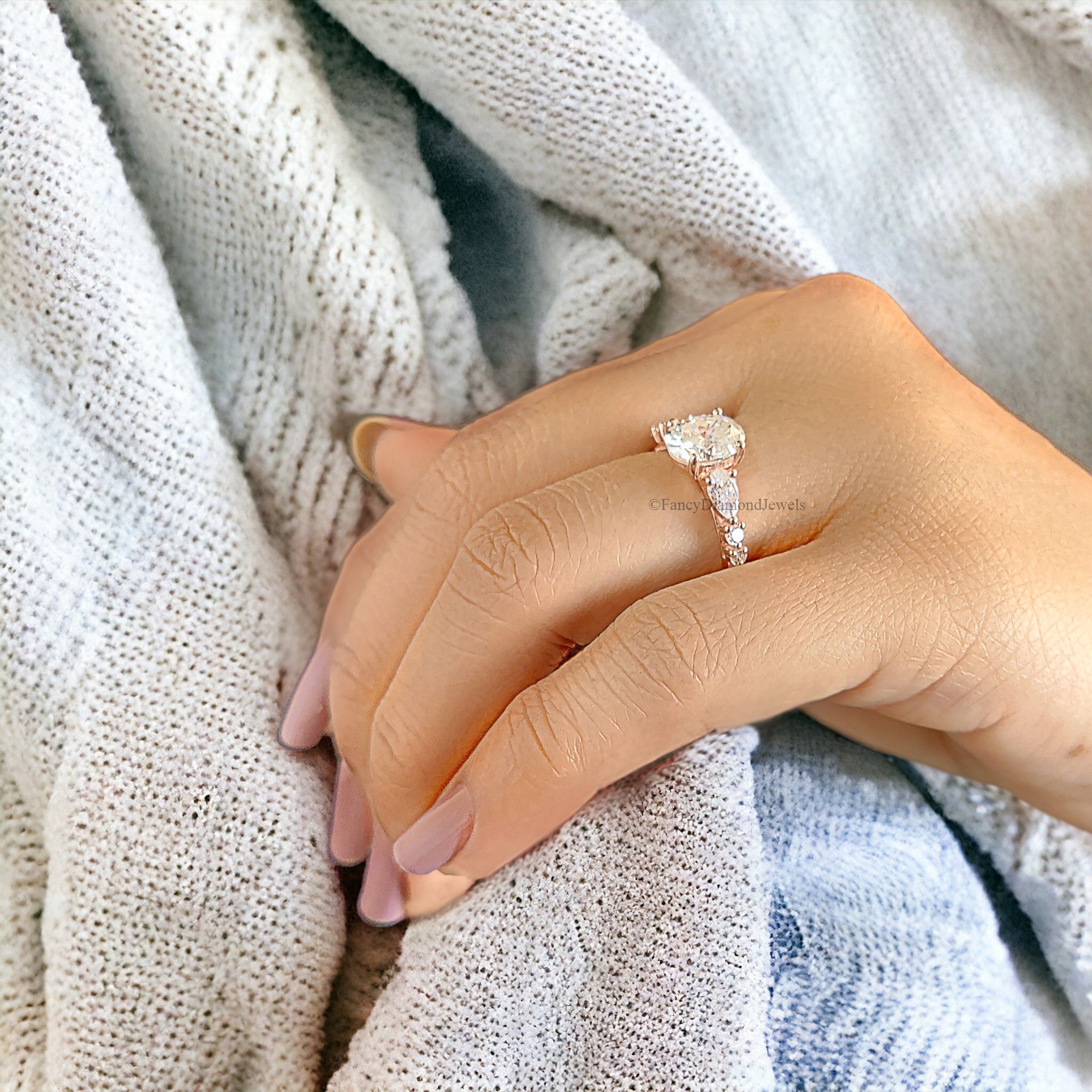 Oval Cut Moissanite Engagement Ring Stacking ring 14K/18K Rose Gold vintage Unique Pear Diamond Cluster Ring Women Wedding Bridal Ring FD42