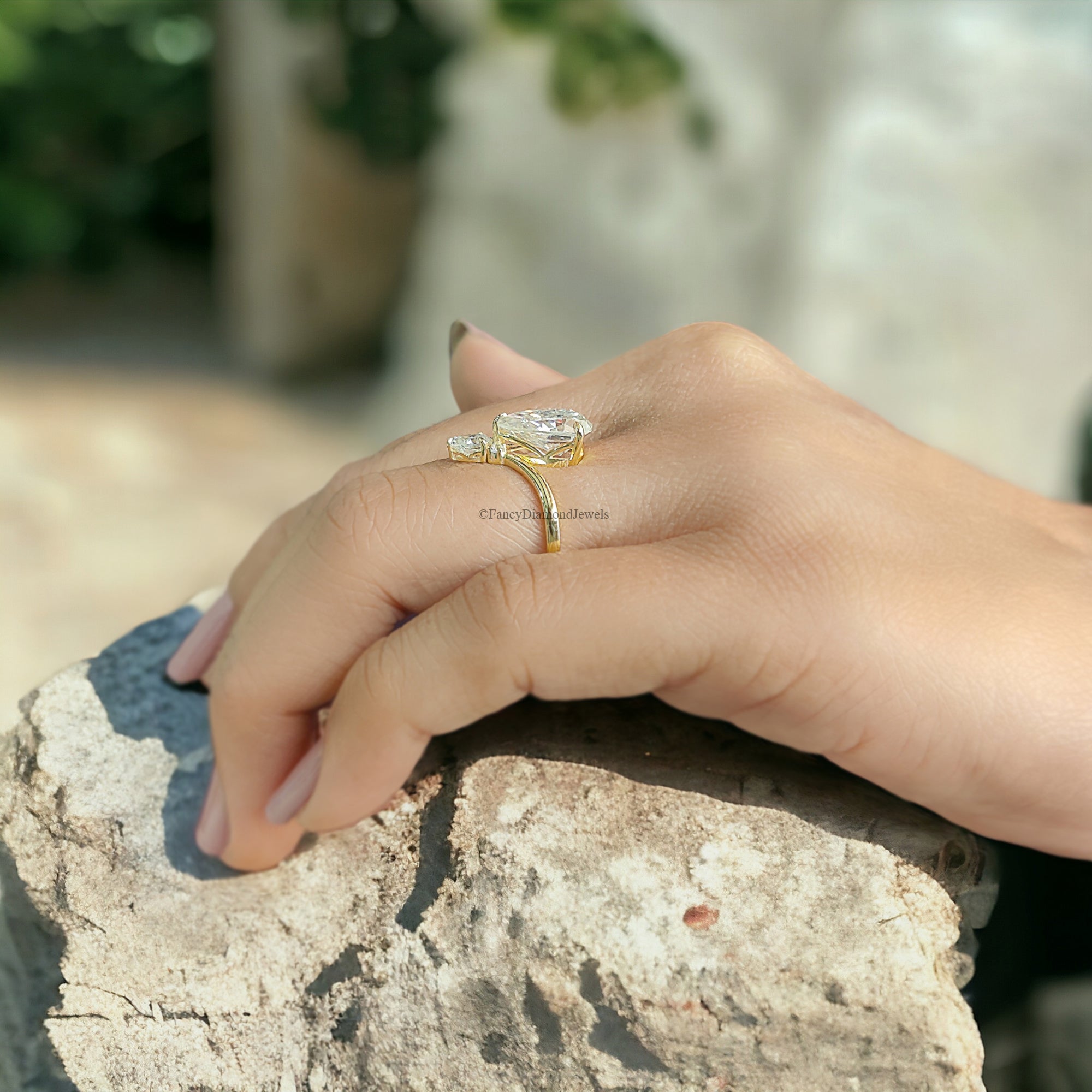 Teardrop Shape Upside Down Ring 1.90 CT Pear Cut Colorless Moissanite Engagement Ring Chevron Wedding Ring Anniversary Ring For Women FD201