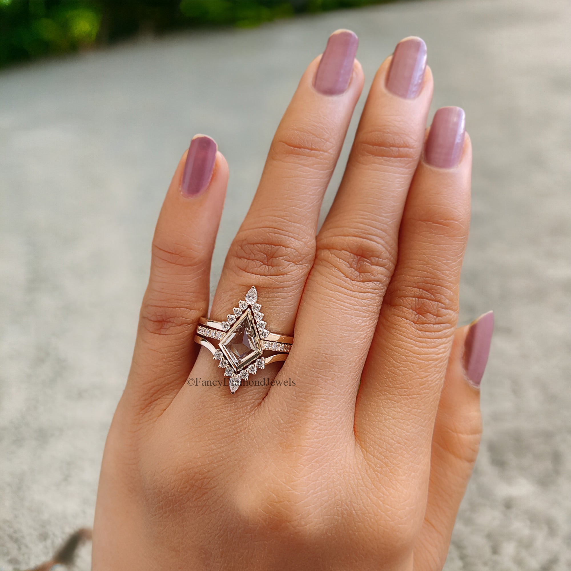 Vintagae Kite Cut Moissanite Engagement Ring Set Yellow Gold Round Cut Chevron Wedding Ring Pear Cut Curved Band Promise Bridal Set FD106