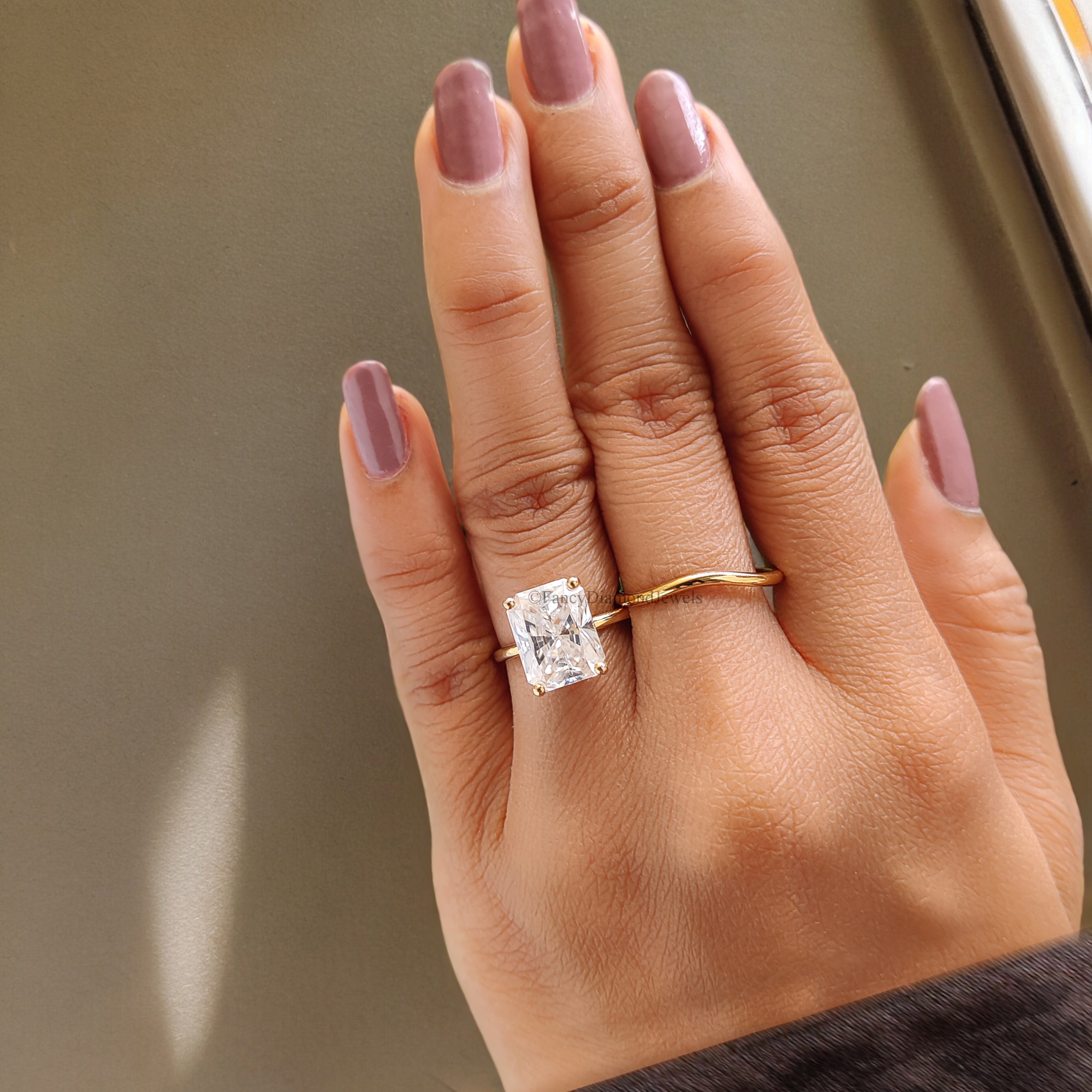 3.70 CT Radiant Cut Colorless Moissanite Ring with Classic Curved Wedding Band Moissanite Bridal Set Anniversary Gift Wedding Ring Set FD195