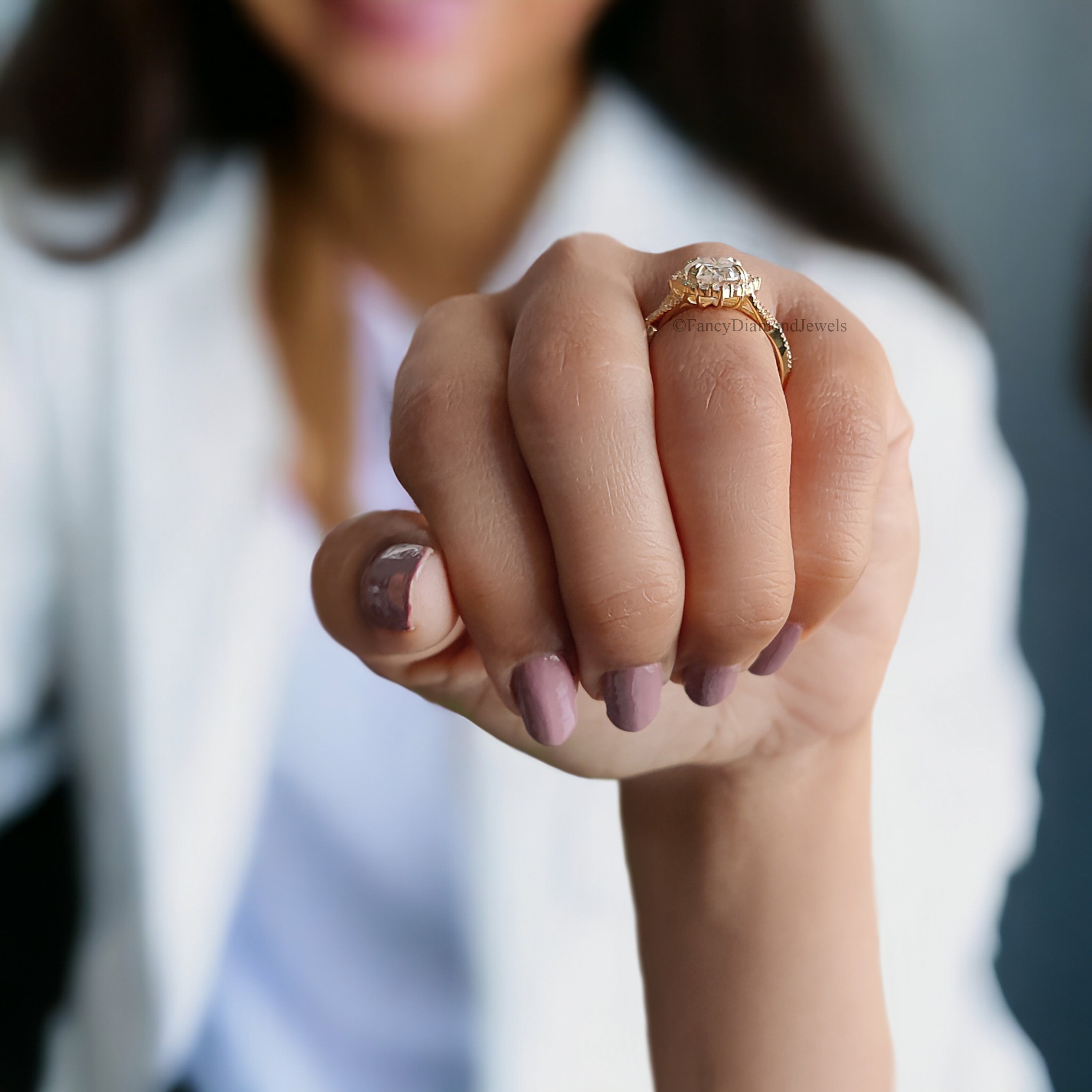 Oval Engagement Ring 1.70 CT Oval Crushed Ice Colorless Moissanite Wedding Ring Ring for Women Anniversary Gift Halo Ring Twisted Band FD208