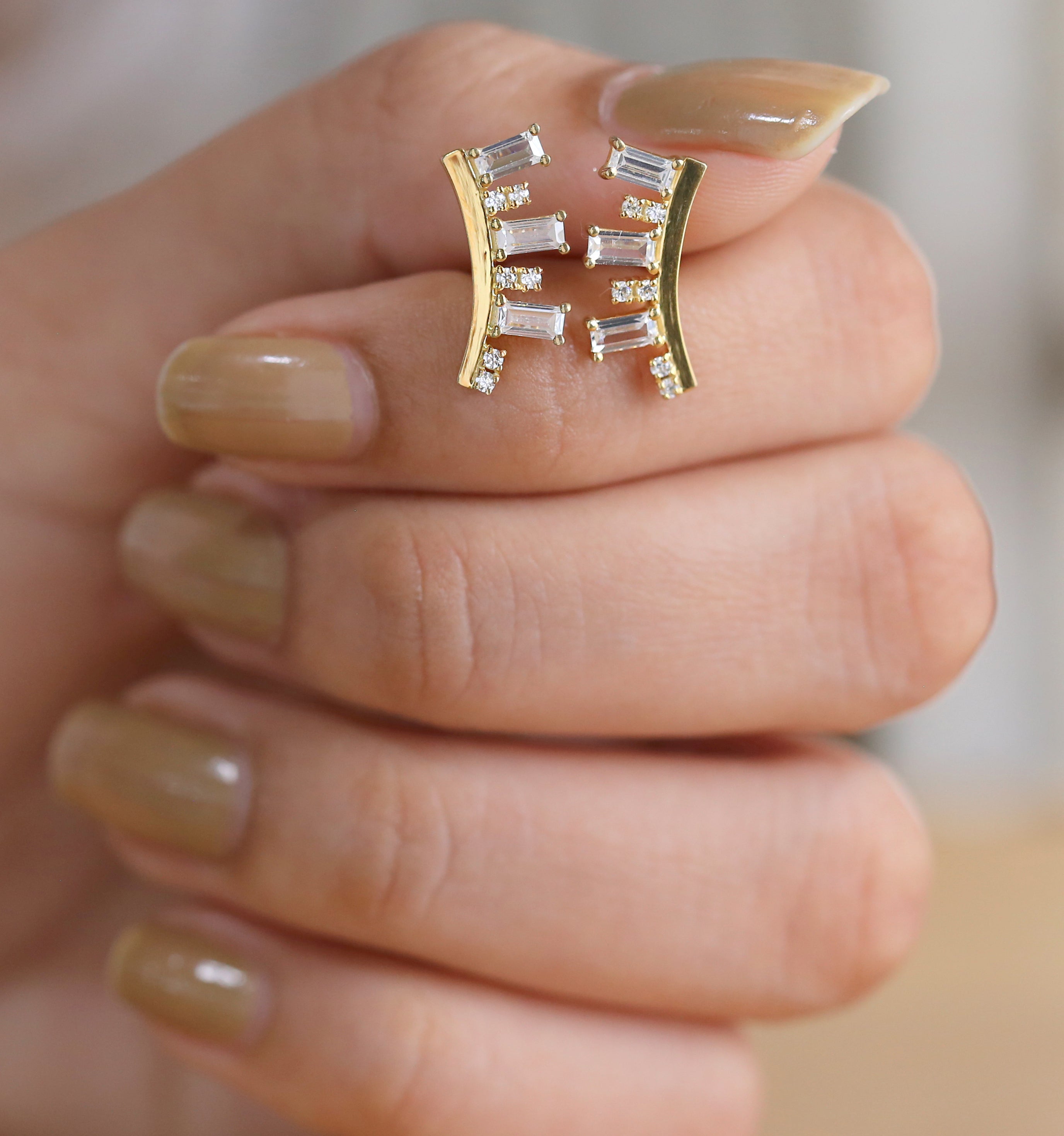 0.84 Ct White Diamond Earring, Baguette Diamond Earring, Round Diamond Earring, 14K Yellow Gold Earring, Gift For Her, Wedding Gift KD935