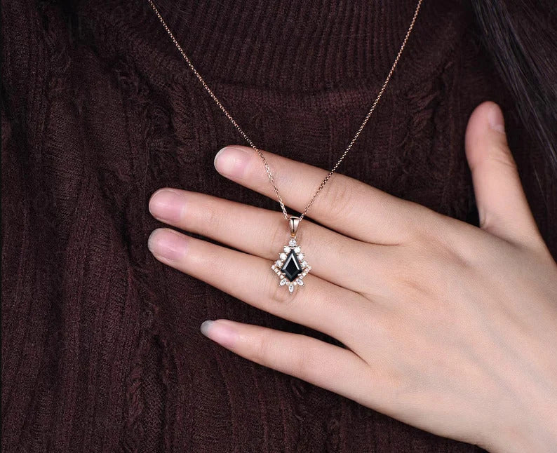 Kite-Cut Diamond Pendant: The Rising Star of Unique Jewelry Design