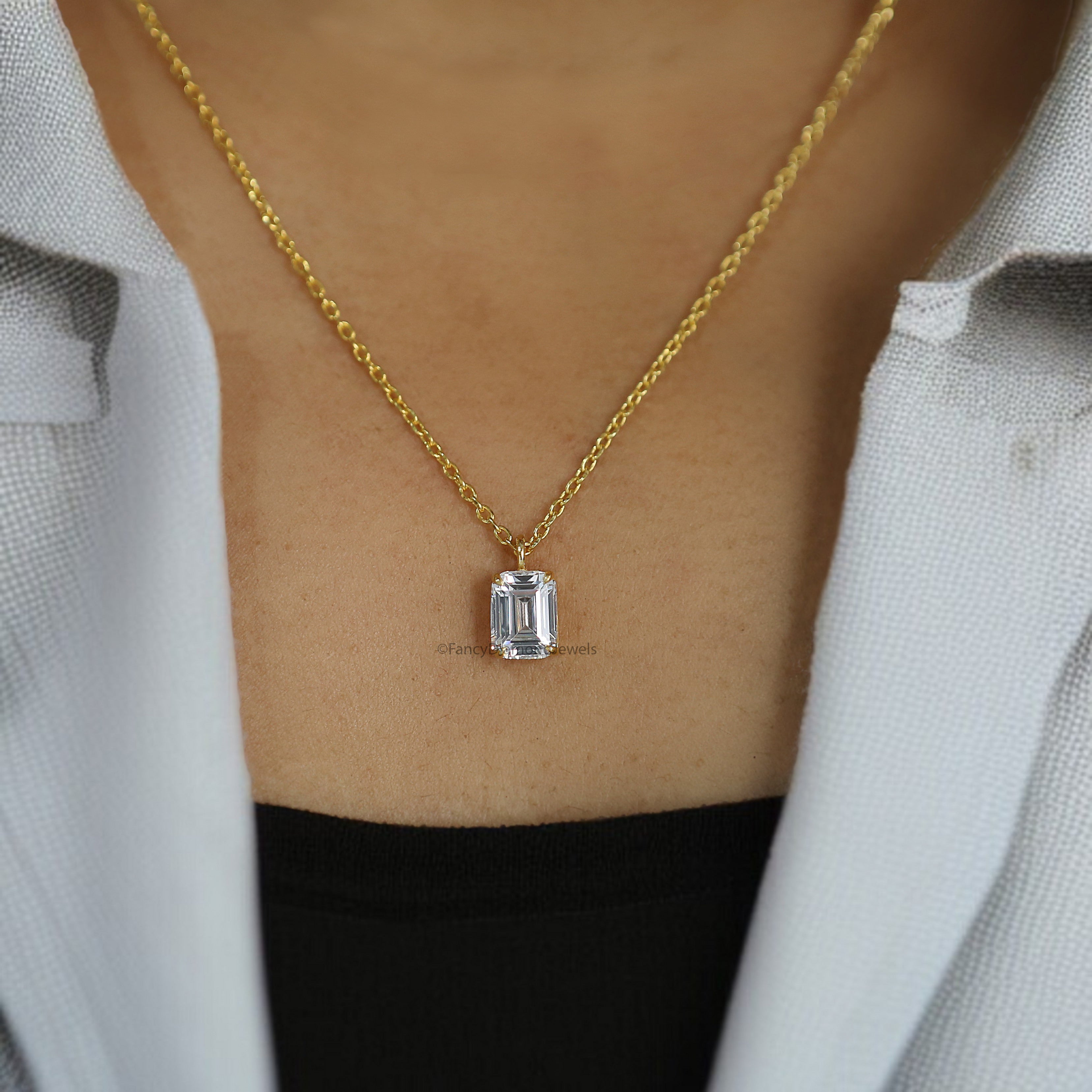 Dainty Emerald Cut Pendant Necklace Bridesmaid Jewelry Yellow Silver handmade jewelry Necklace Minimalist Jewelry Necklace With Chain FD514