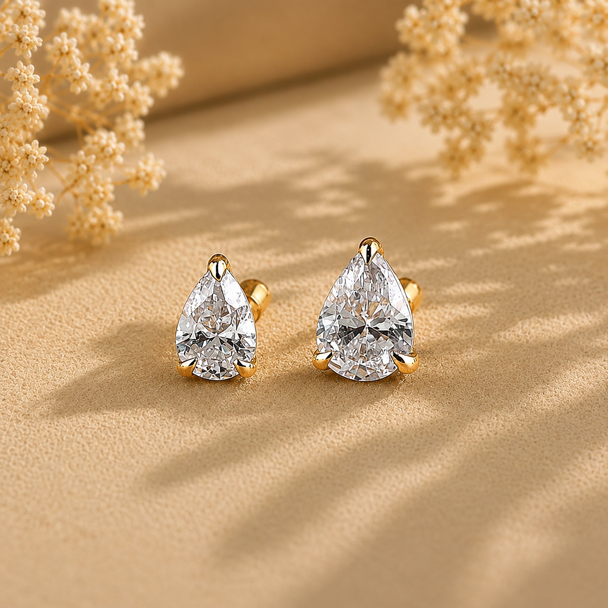 14K Gold Pear Cut Moissanite Diamond Threadless Flat Back Earring Tiny Diamond Helix Conch Stud Minimalist Single Earring Gift For Her FD594