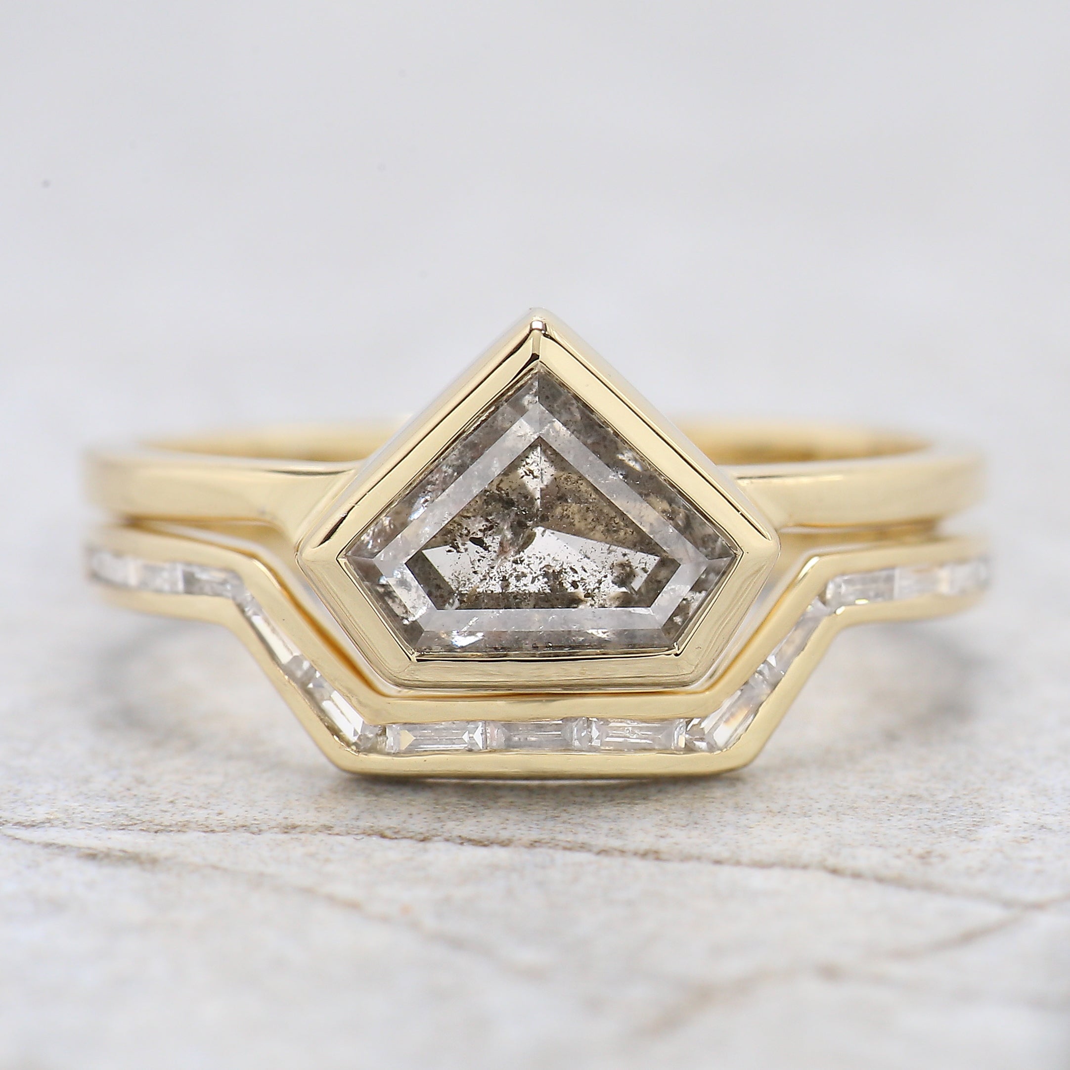 Shield Salt And Pepper Diamond Ring 1.25 CT 6.22 MM Shield Diamond Wedding Ring Set Yellow Gold Silver Engagement Ring Gift For Her KDL2609