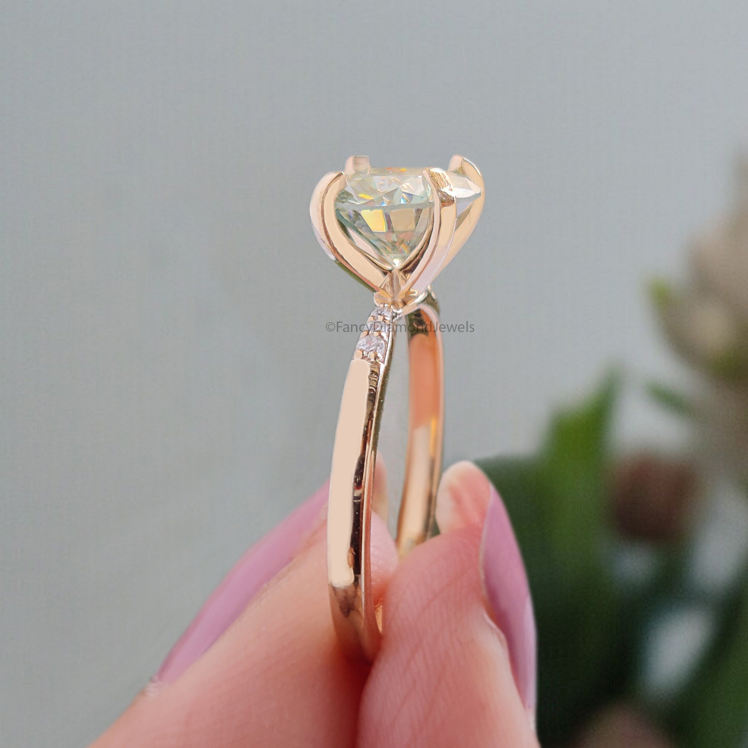 Round Cut Green Moissanite Engagement Wedding Ring 14K Solid Gold Ring Square Prong Set Ring Moissanite Ring Gift For Her FD458