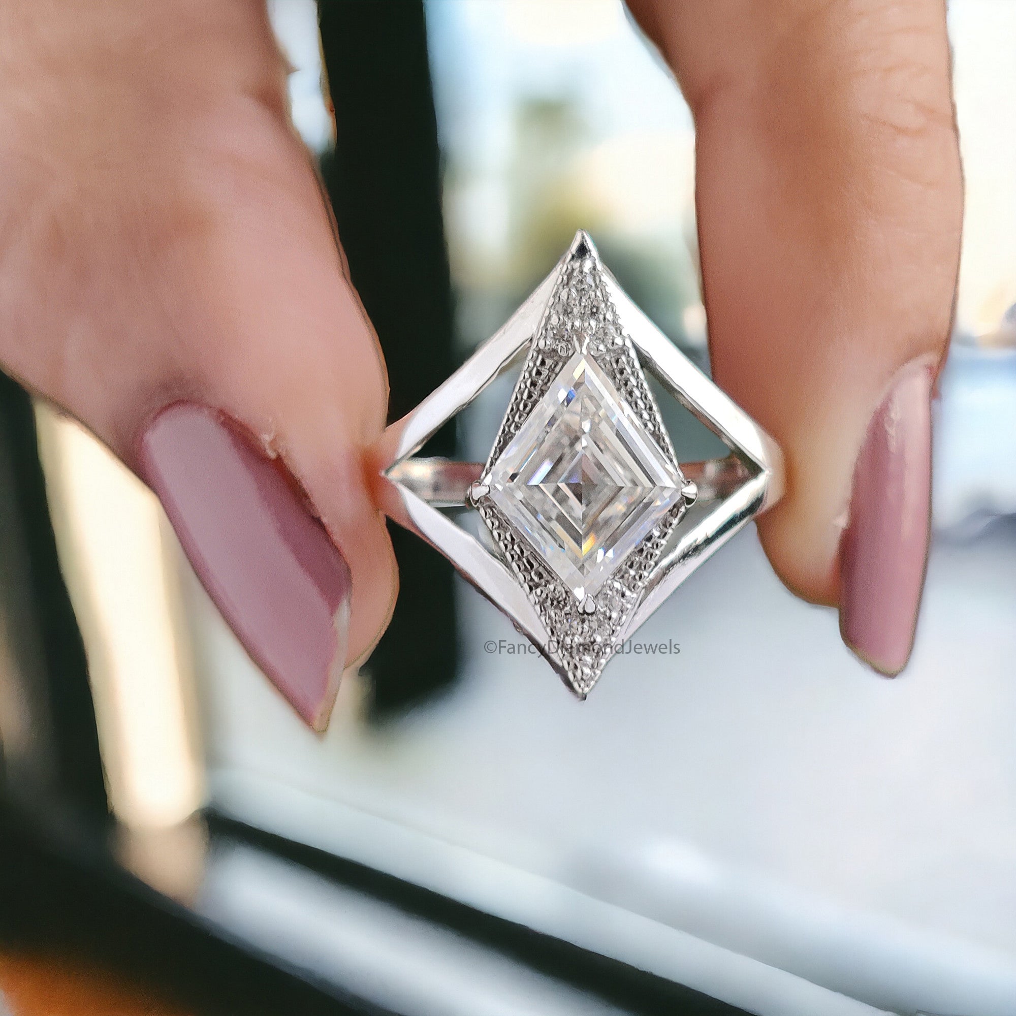 1.65 CT Kite Cut Colorless Moissanite Gold Ring Art Deco Vintage Ring Set Anniversary Engagement Bridal Wedding Ring Split Band FD27