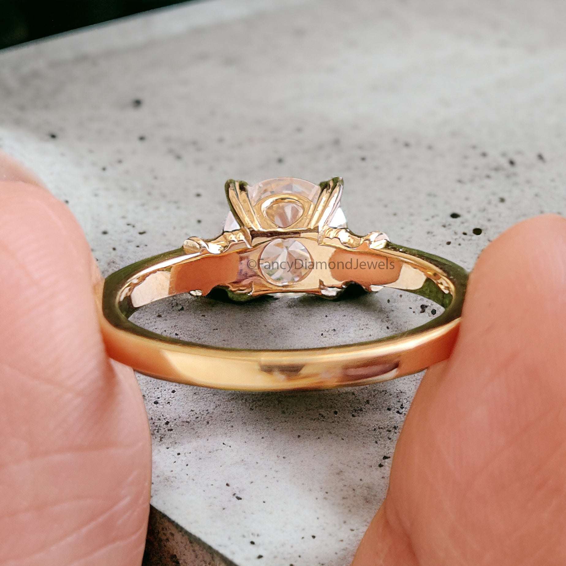 1.00 CT Round Brilliant Cut Colorless Moissanite Ring Unique Solitaire Ring Engagement Ring Wedding Ring Bridal Anniversary Gift Ring FD308