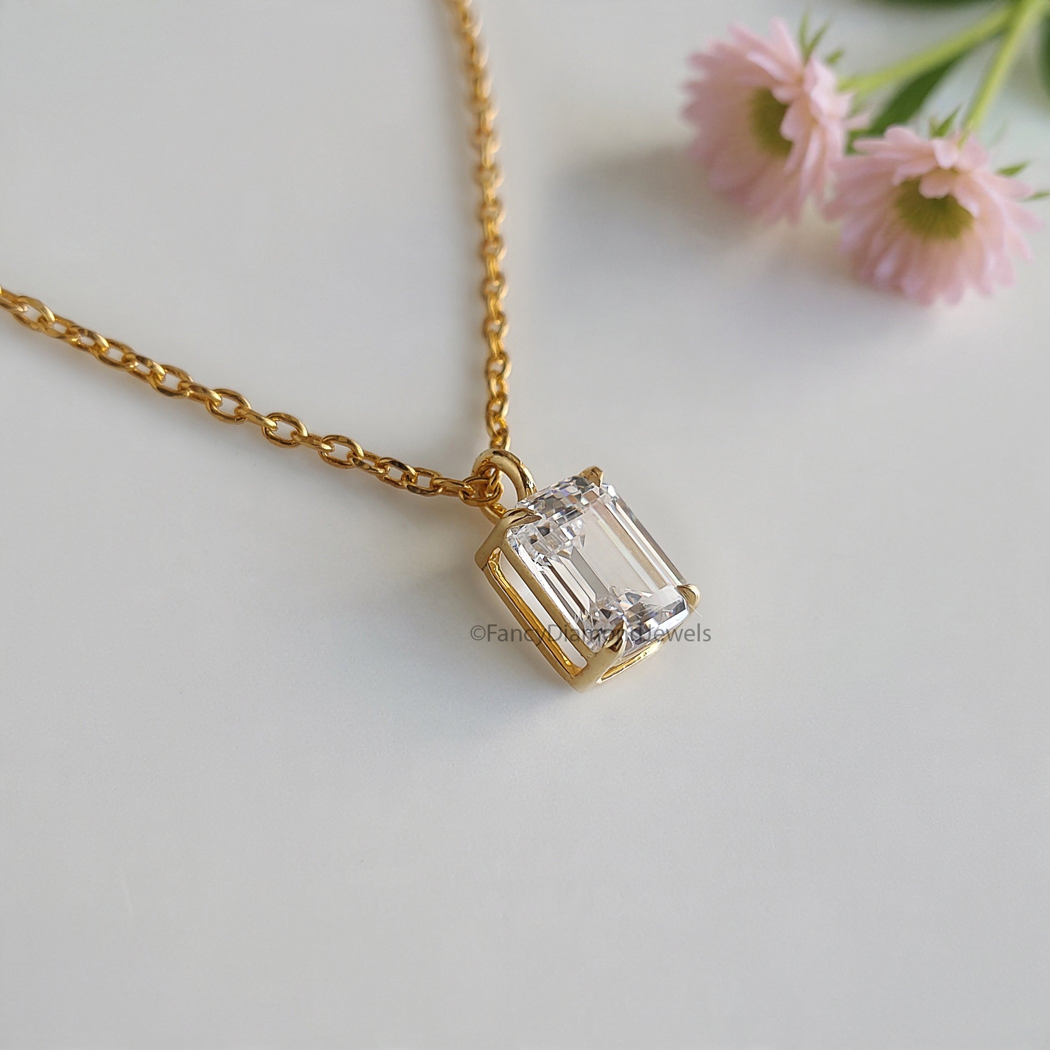 Dainty Emerald Cut Pendant Necklace Bridesmaid Jewelry Yellow Silver handmade jewelry Necklace Minimalist Jewelry Necklace With Chain FD514