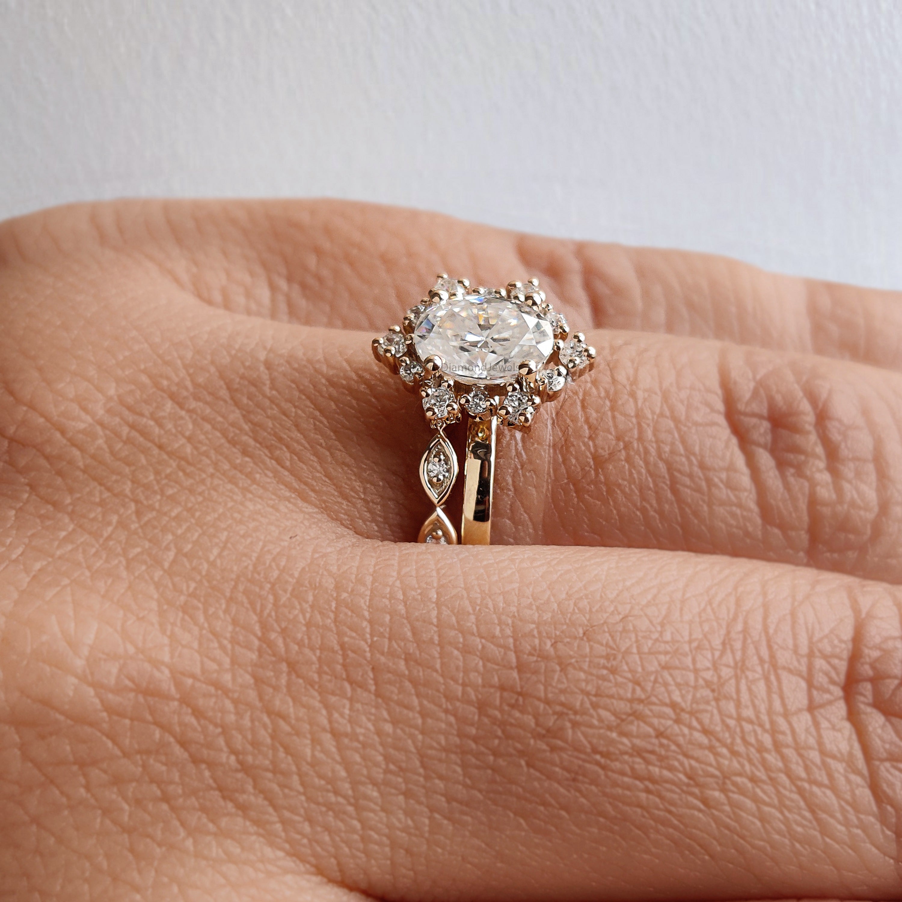 Oval Cut Lab Grown Diamond Engagement Ring Set 0.80 CT Colorless Oval Halo Set Wedding Ring For Women Anniversary Bridal Ring Set FD271