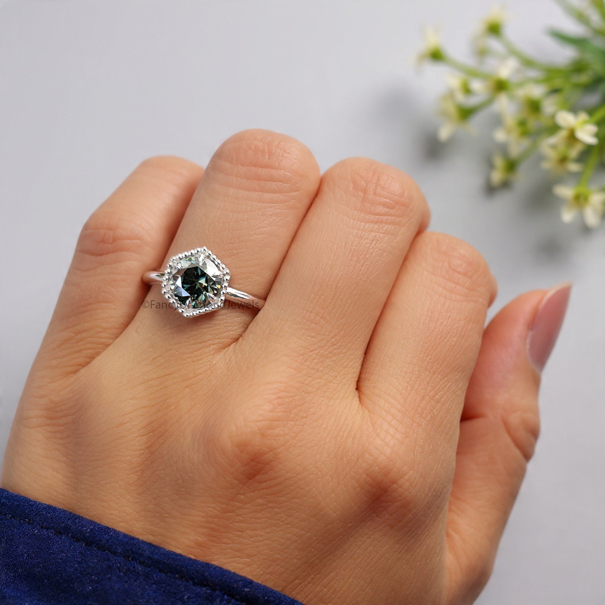 0.85 CT Aqua Blue Green Round Brilliant Moissanite Ring 10k/14k/18k Solid White Gold Ring Solitaire Engagement Ring Moissanite Ring FD38