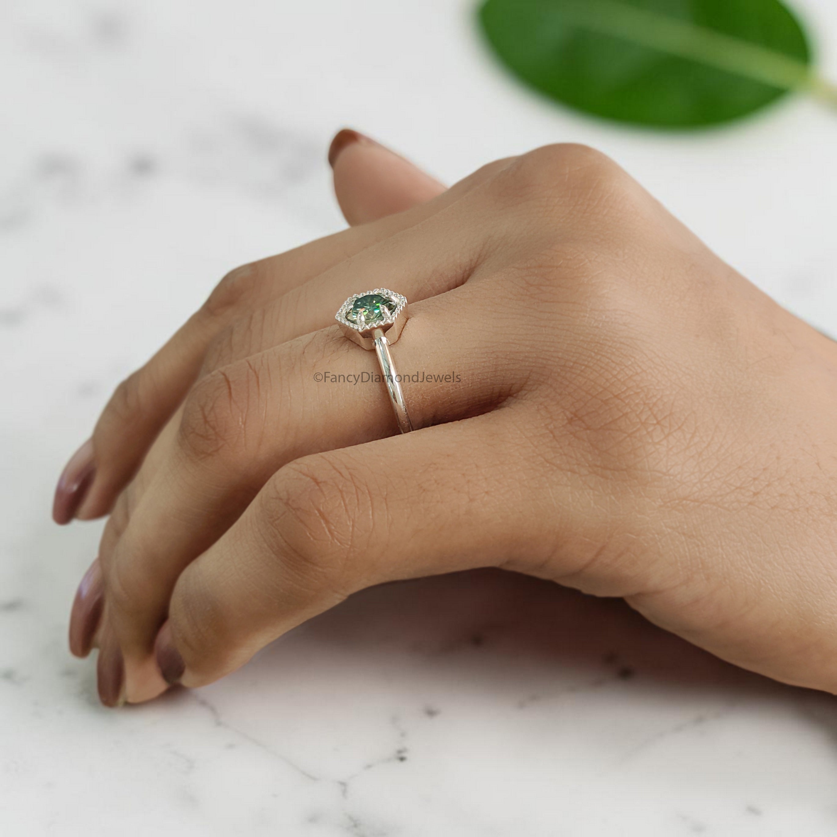 0.85 CT Aqua Blue Green Round Brilliant Moissanite Ring 10k/14k/18k Solid White Gold Ring Solitaire Engagement Ring Moissanite Ring FD38