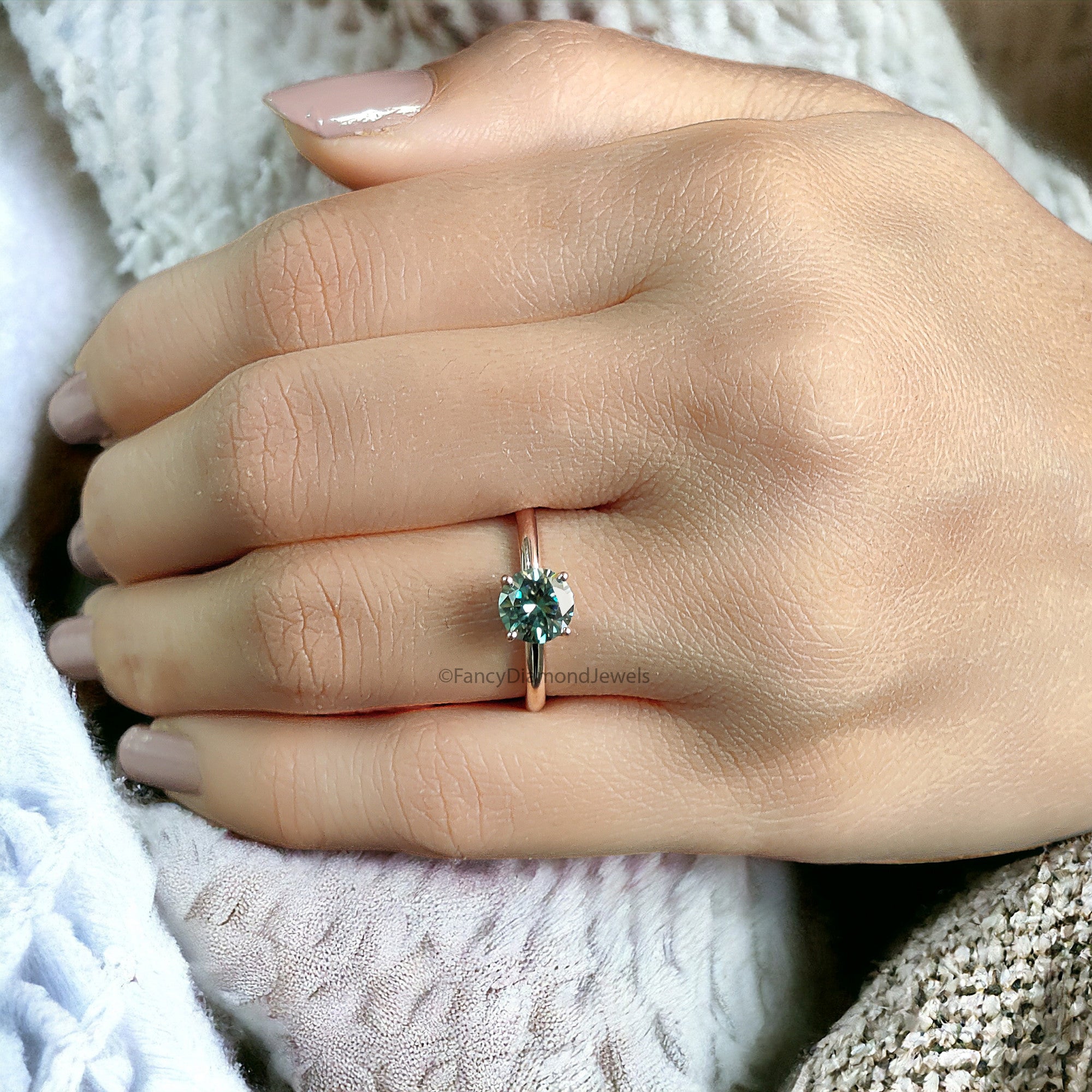 0.80 CT Aqua Blue Green Round Brilliant Moissanite Ring 10k/14k/18k Solid Rose Gold Ring Solitaire Engagement Ring Moissanite Ring FD13